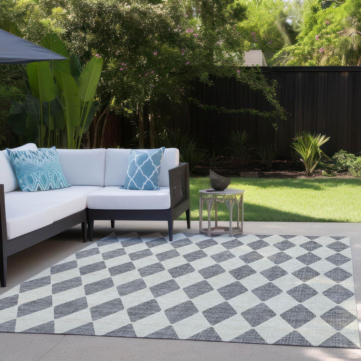 Addison Rugs Chantille Indoor/Outdoor Transitional Diamonds Gray Washable Rectangle Rug, 2'6" x 3'10"