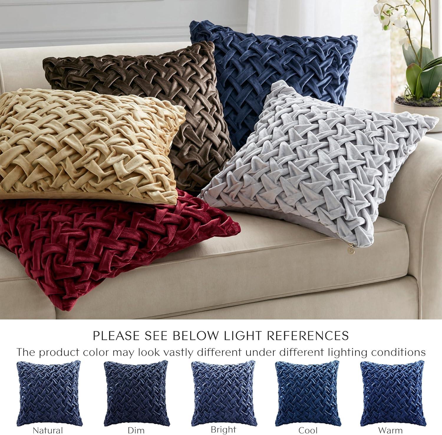 Almohada Decorativa Cuadrada Croscill Classics Winchester en Azul Marino 20x20"