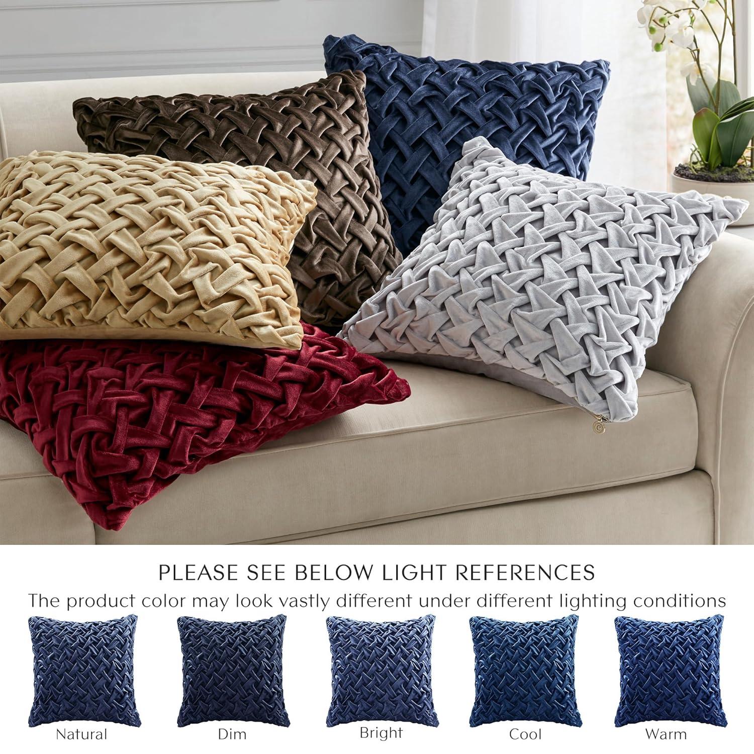 Almohada Decorativa Cuadrada Croscill Classics Winchester en Azul Marino 20x20"