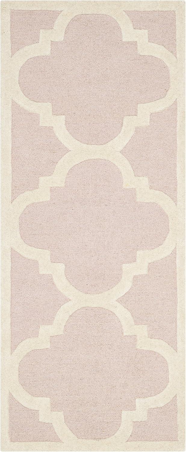 SAFAVIEH Cambridge Justine Geometric Quatrefoil Wool Runner Rug, Light Pink/Ivory, 2'6" x 6'