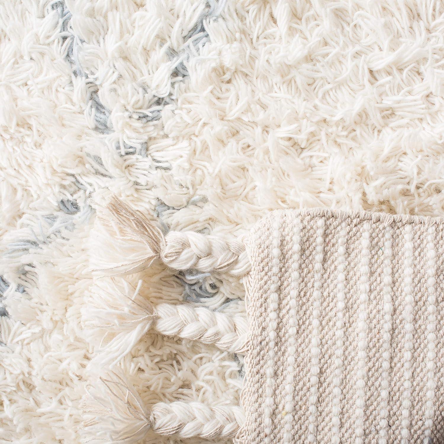 Casablanca CSB951 Hand Tufted Area Rug - Blue/Ivory - 5' X 8' - Safavieh.