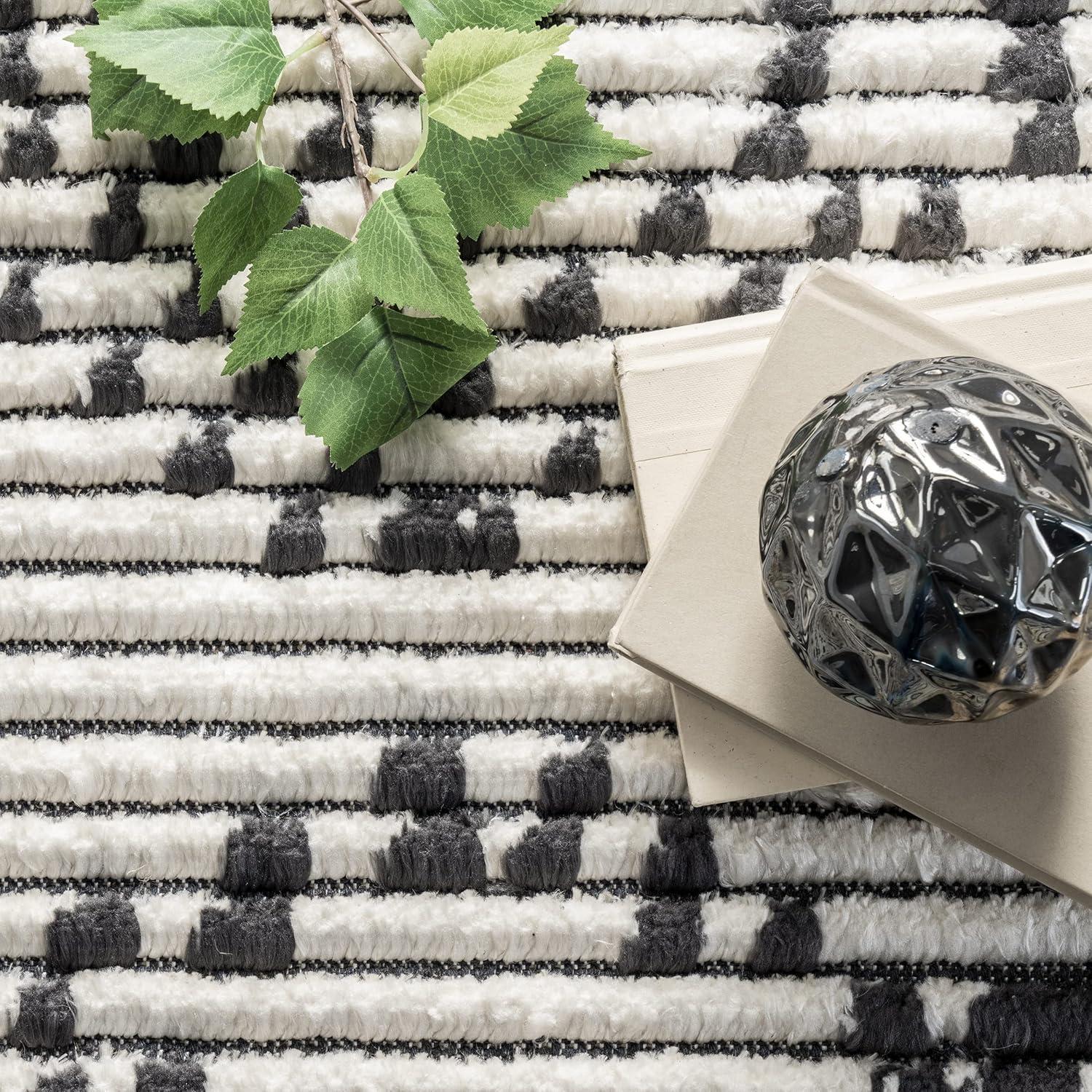 nuLOOM Jaycee Abstract Soft Shaggy Textured Fringe Area Rug, 5' 3" x 7' 6", Beige