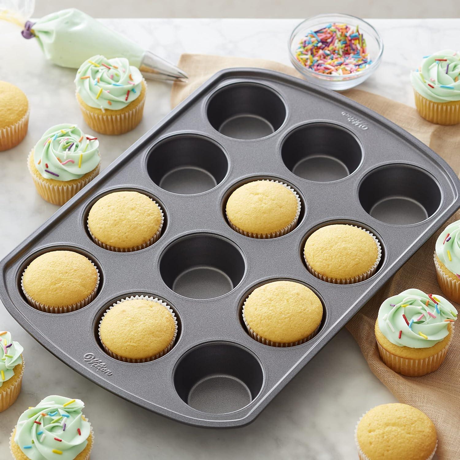 Wilton Non-Stick Metal 3-Piece Bakeware Set