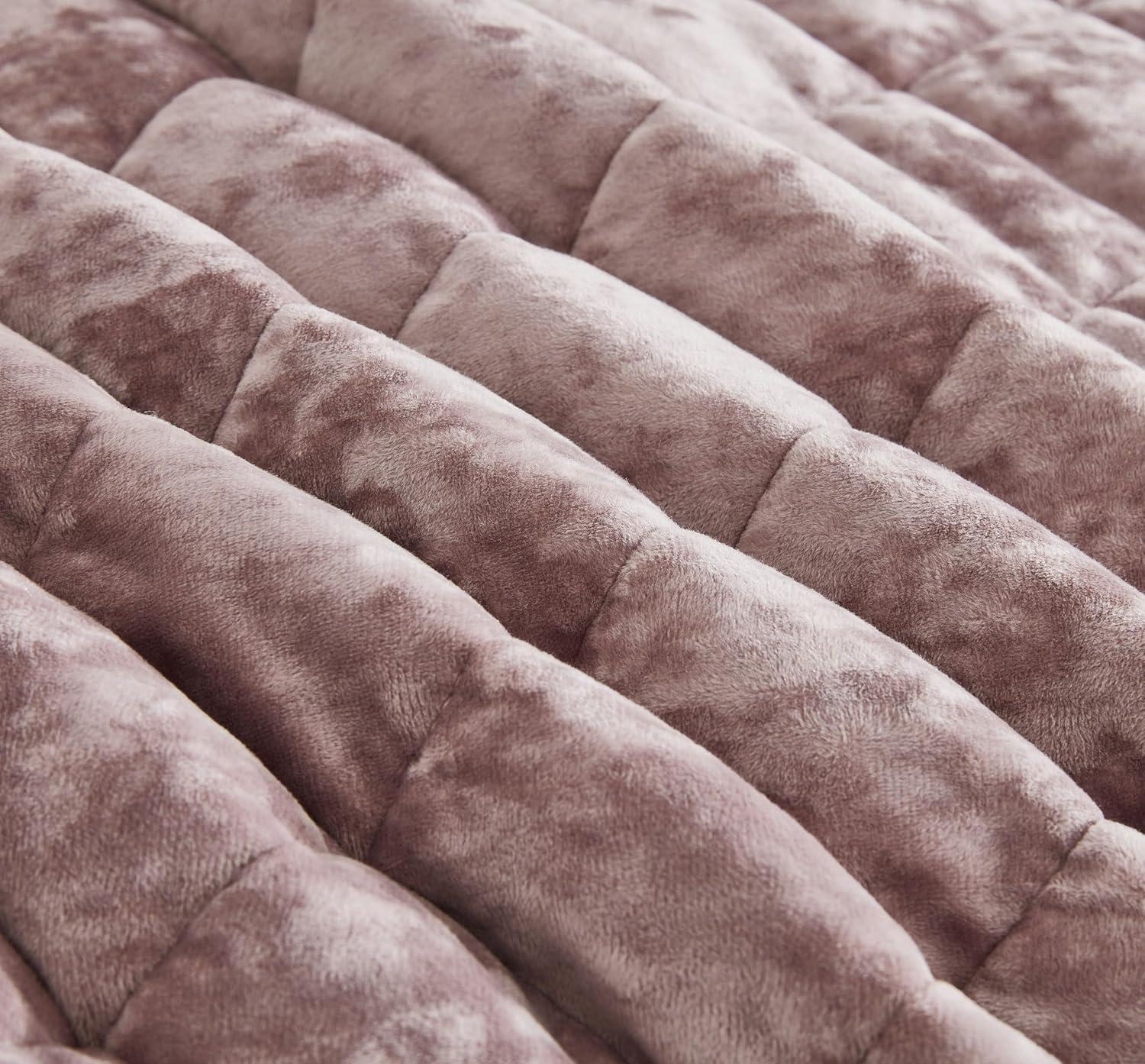 Luxurious Dusty Pink Velvet King Quilt Set with Reversible Microfiber