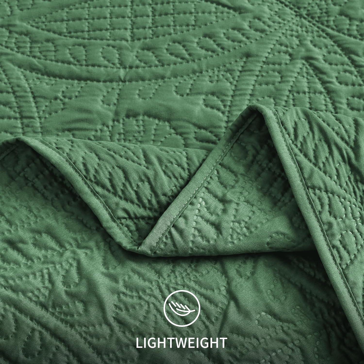 akkialla Queen Quilt Bedding Set,Olive Green Ultrasonic Full/Queen Quilt Set,Lightweight Soft Bedspread Coverlet,Modern Style Coin Pattern Bed Cover for All Seasons,3 Piece(1 Quilt,2 Pillow Shams)