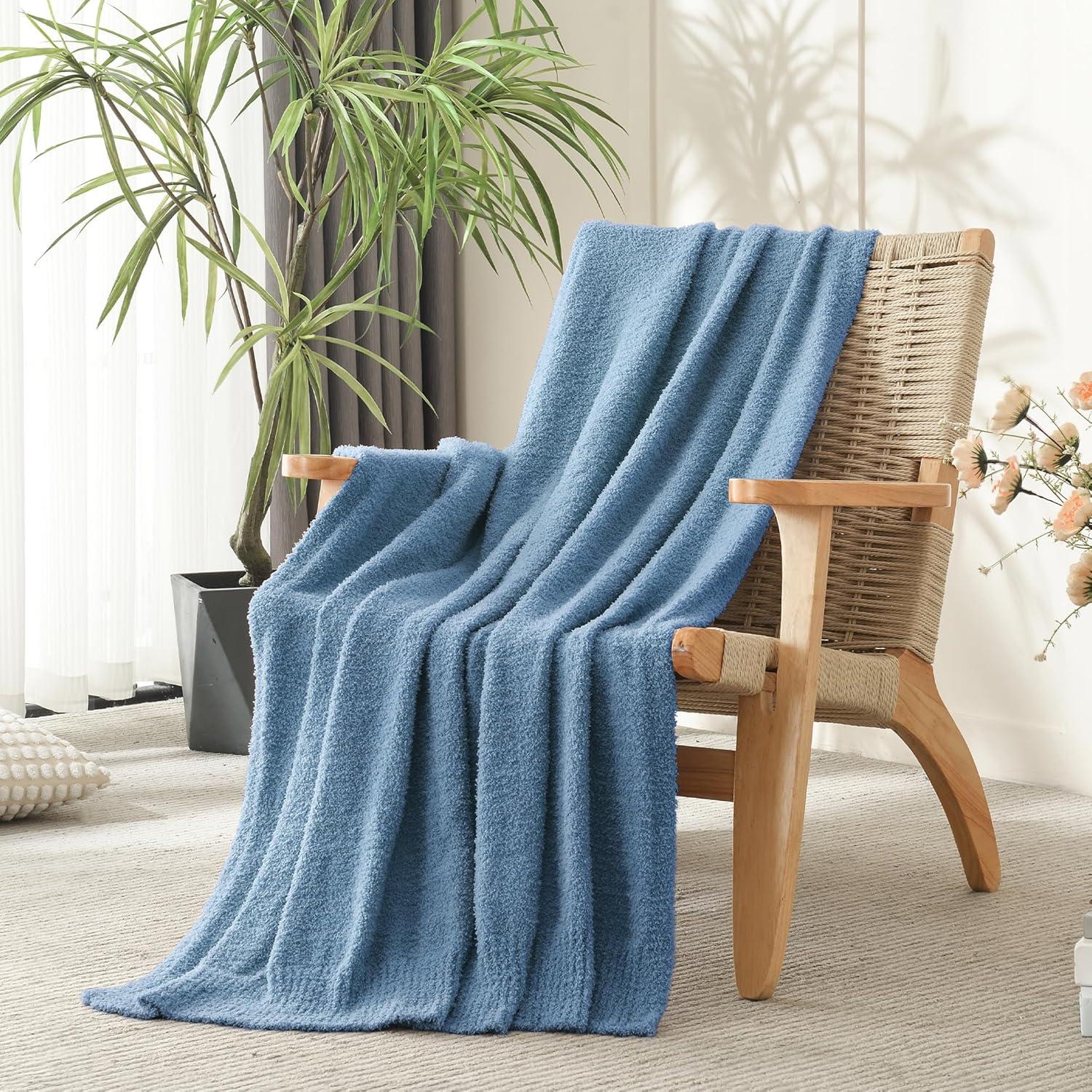 PAVILIA Lightweight Fleece Throw Blanket for Couch, Soft Warm Flannel Blankets for Bed