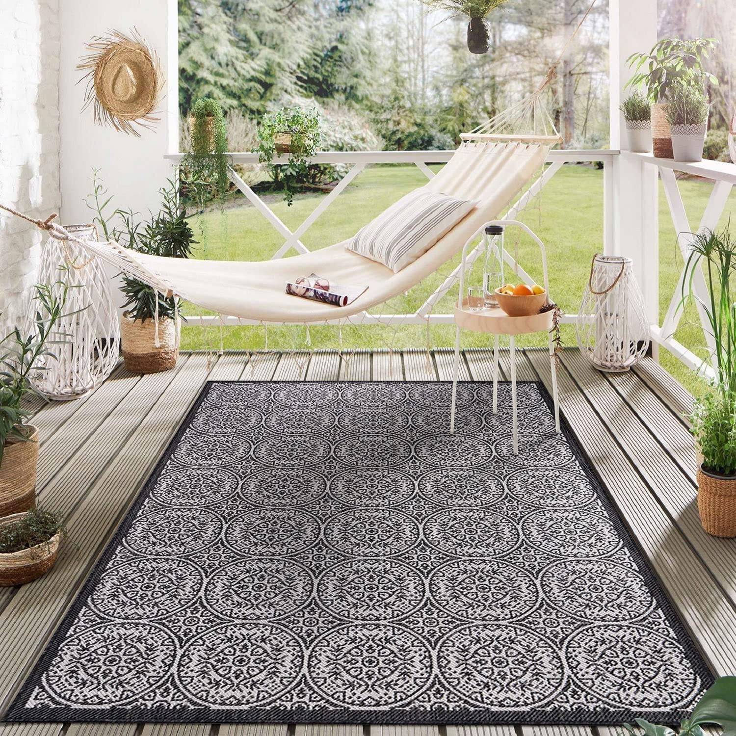 World Rug Gallery Transitional Floral Circles Textured Flat Weave Indoor/Outdoor Area Rug - BLACK 7'10"X10'