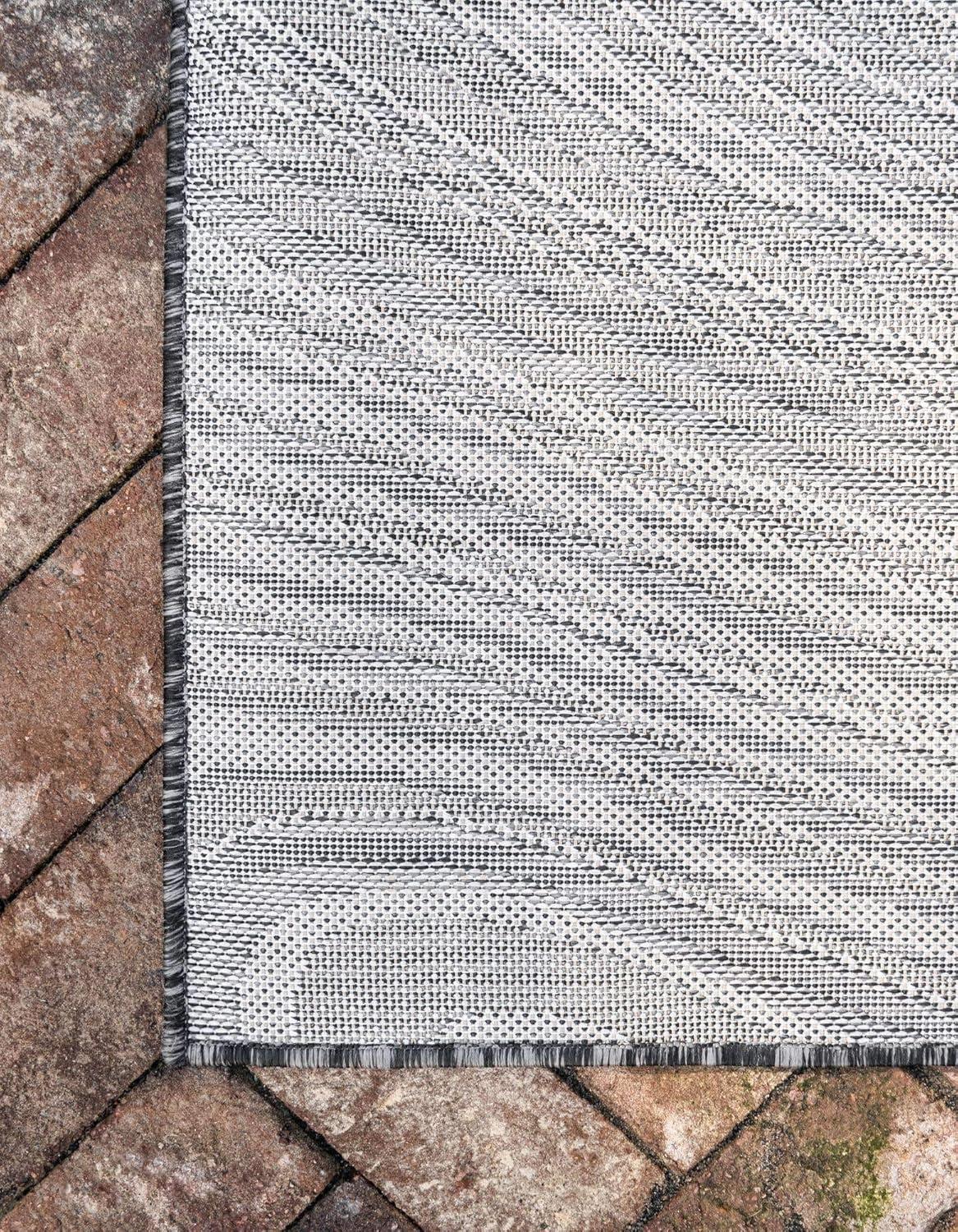 Charcoal and Gray Abstract Outdoor Rectangular Rug, 6' x 9'