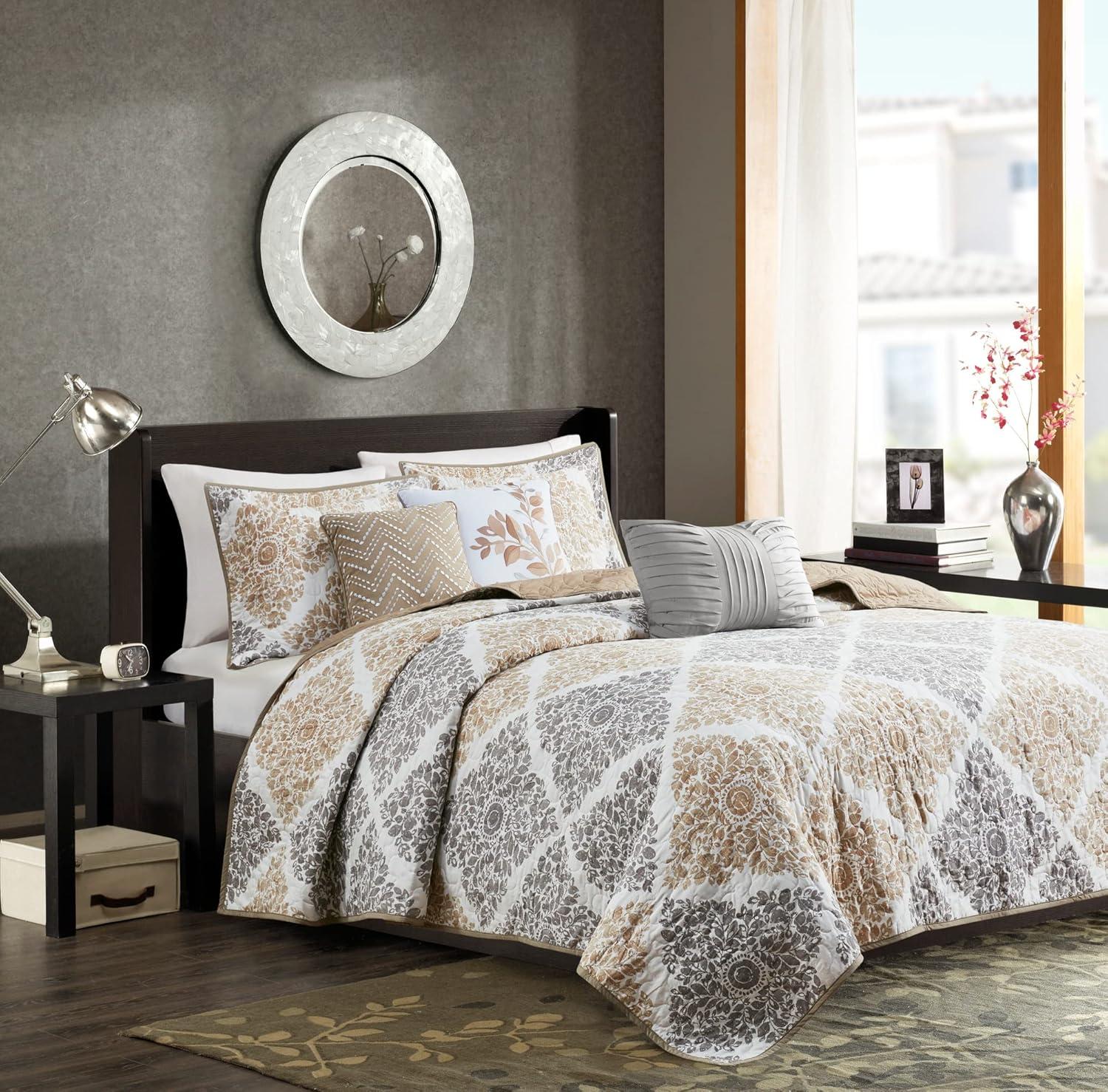Madison Park Claire Quilt Modern Design - All Season, Breathable Coverlet Lightweight Bedding Set, Matching Shams, Decorative Pillow, King/Cal King (104 in x 92 in), Diamond Neutral 6 Piece