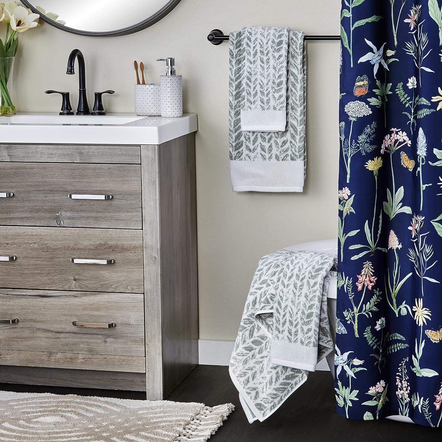 Gracie Oaks Gracie Oaks Distressed Leaves Hand Towel (Set of 2)