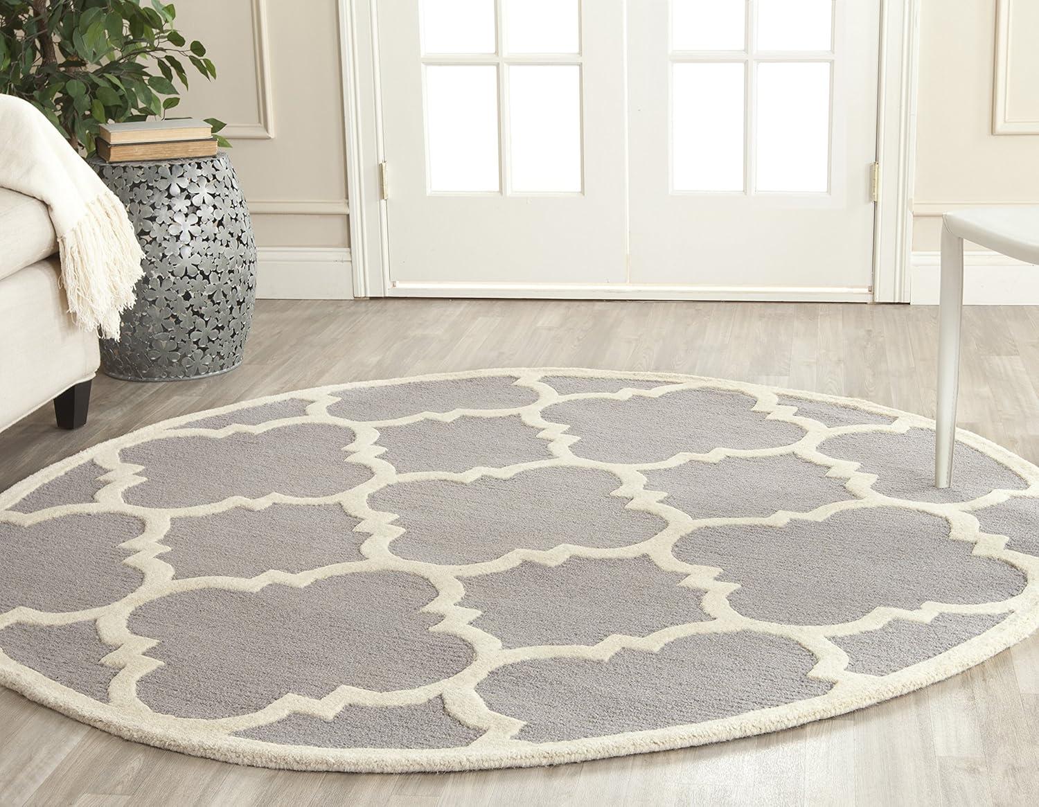 SAFAVIEH Cambridge Justine Geometric Quatrefoil Wool Area Rug, Silver/Ivory, 6' x 6' Round