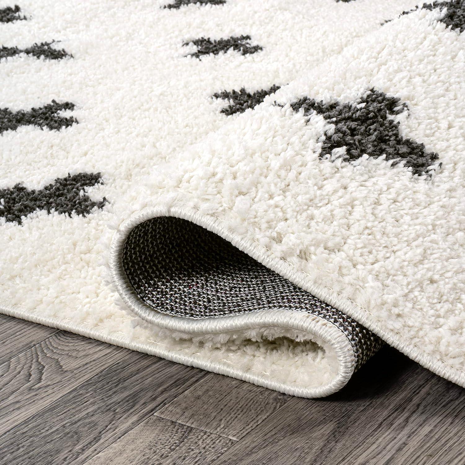 3'x5' Cristo Berber Geometric Shag Area Rug, White/Black - JONATHAN Y