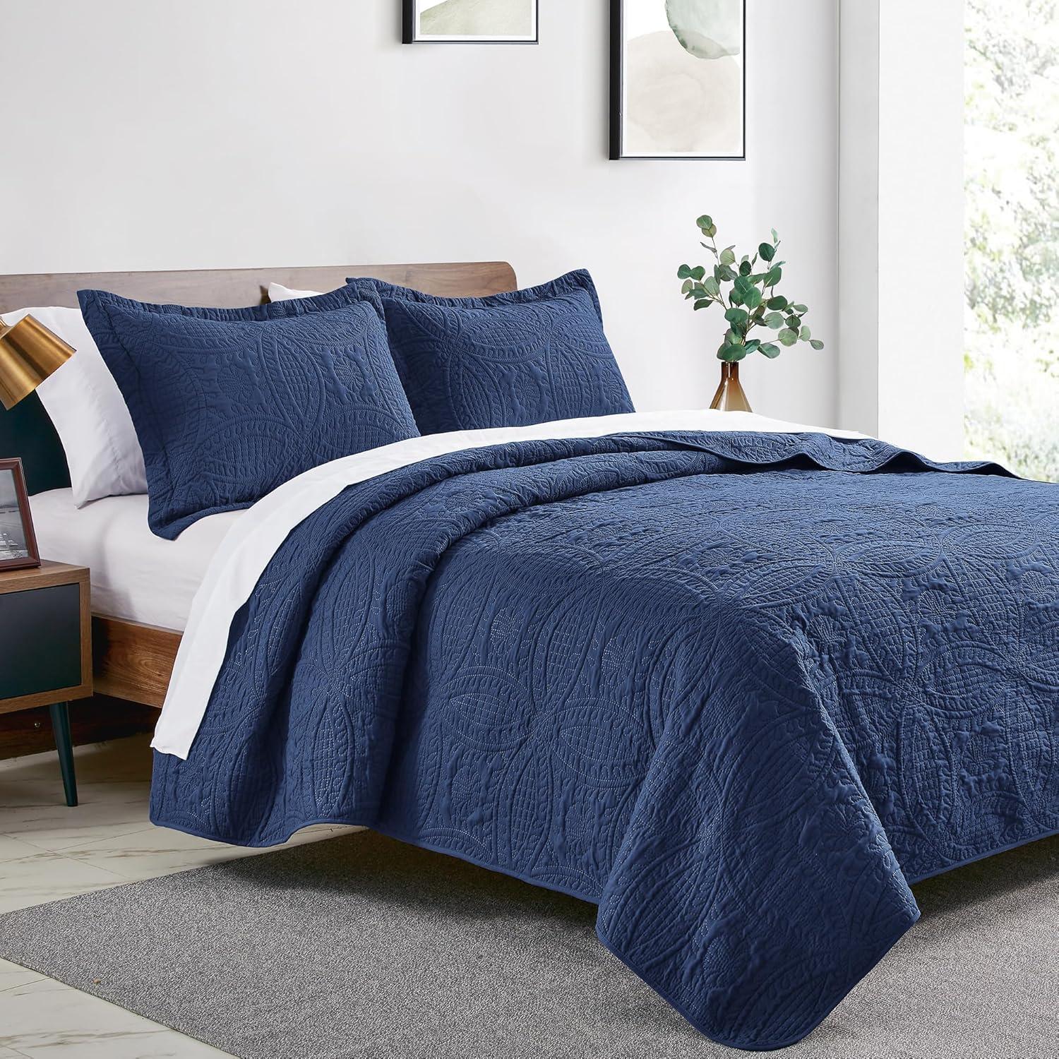 Navy King Size Microfiber Quilt Set with Coin Pattern