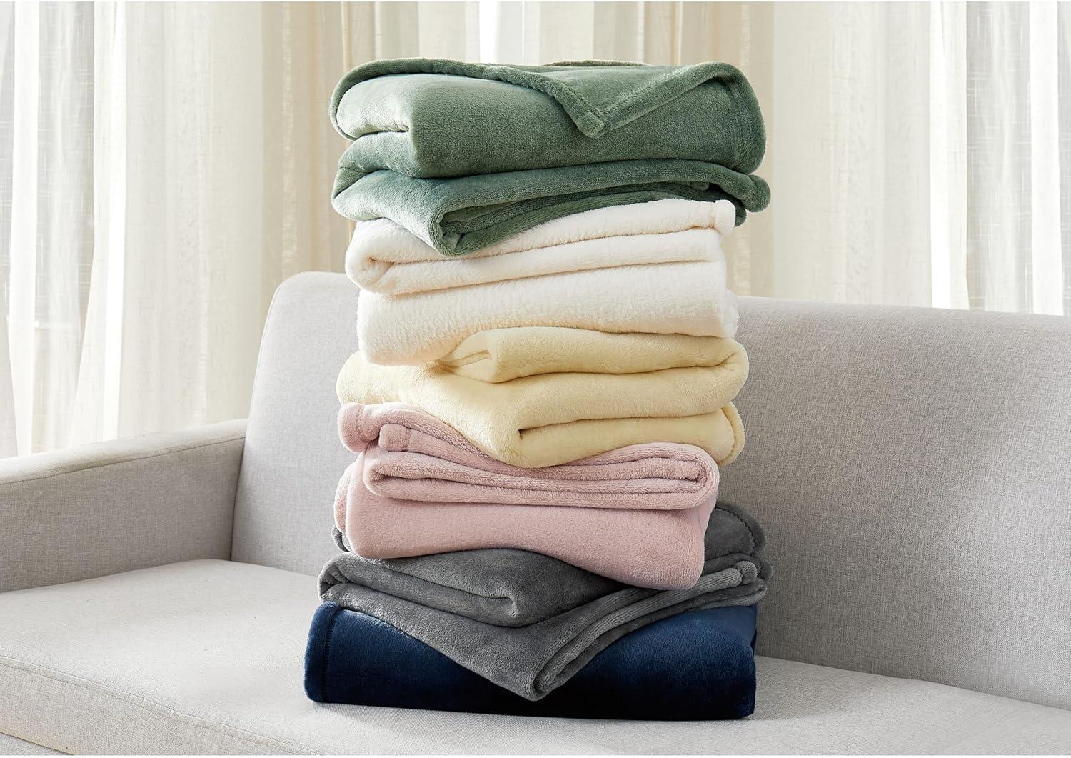 Soft Plush Yellow Faux Fur Machine Washable Throw Blanket