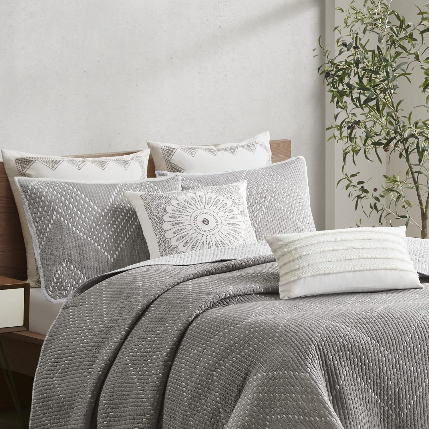 INK+IVY Pomona Winnie Embroidered Cotton 3 Piece Quilt Set