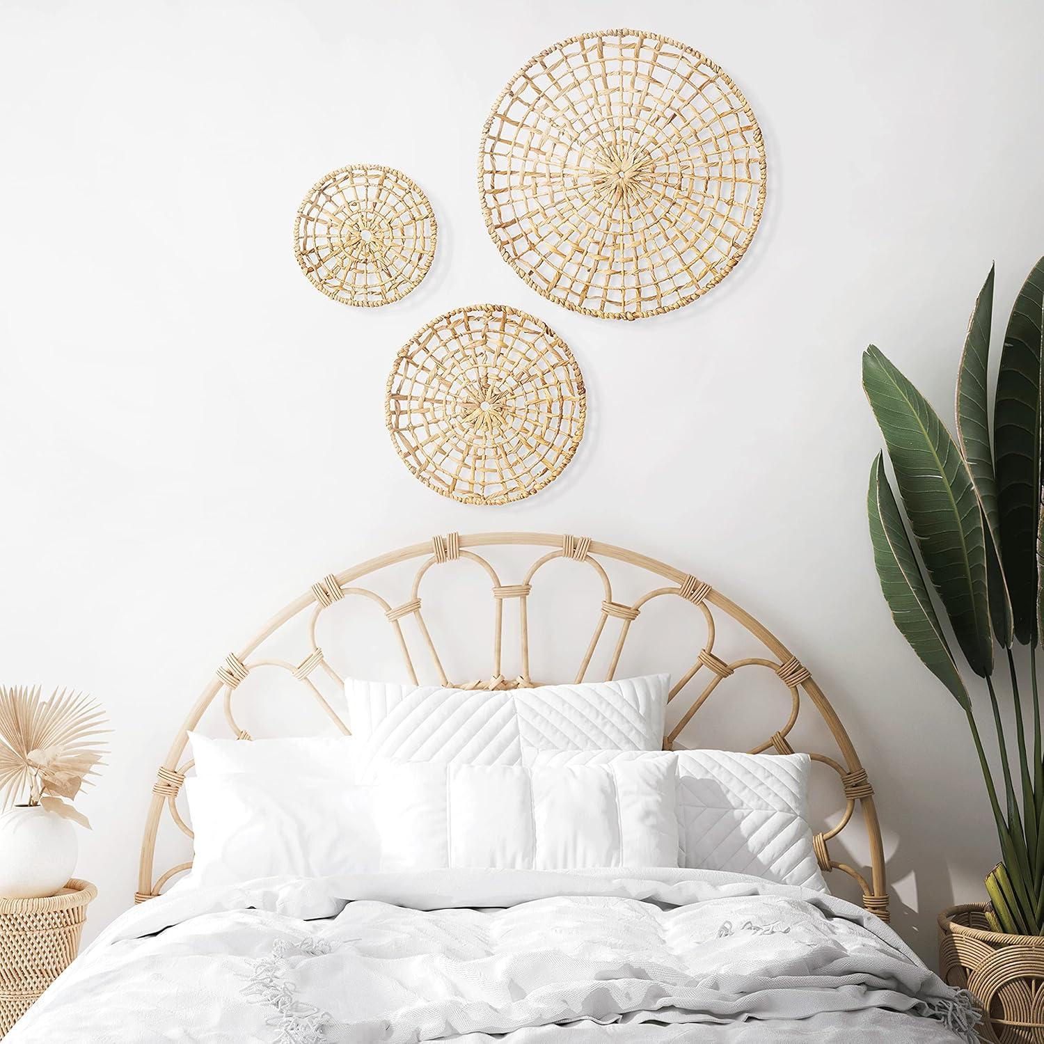 Artera Wicker Wall Basket Décor - Set of 3 Oversized D20" to D10", Natural Hanging Woven Baskets, Round Organic Wall Basket Decor Disks for Living Room or Bedroom, Unique Wall Plaque