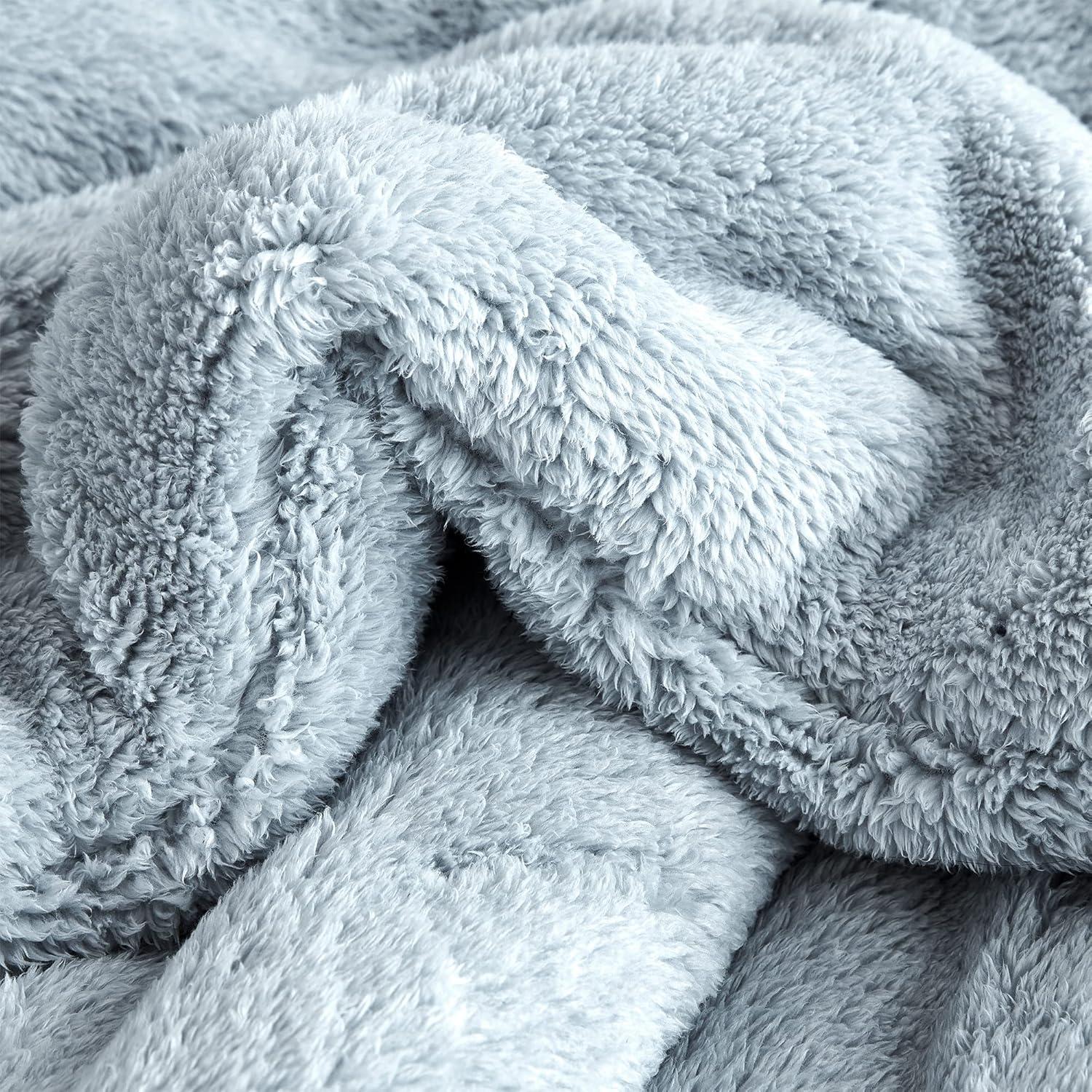 Oversized Queen Blue Reversible Down Alternative Comforter Set
