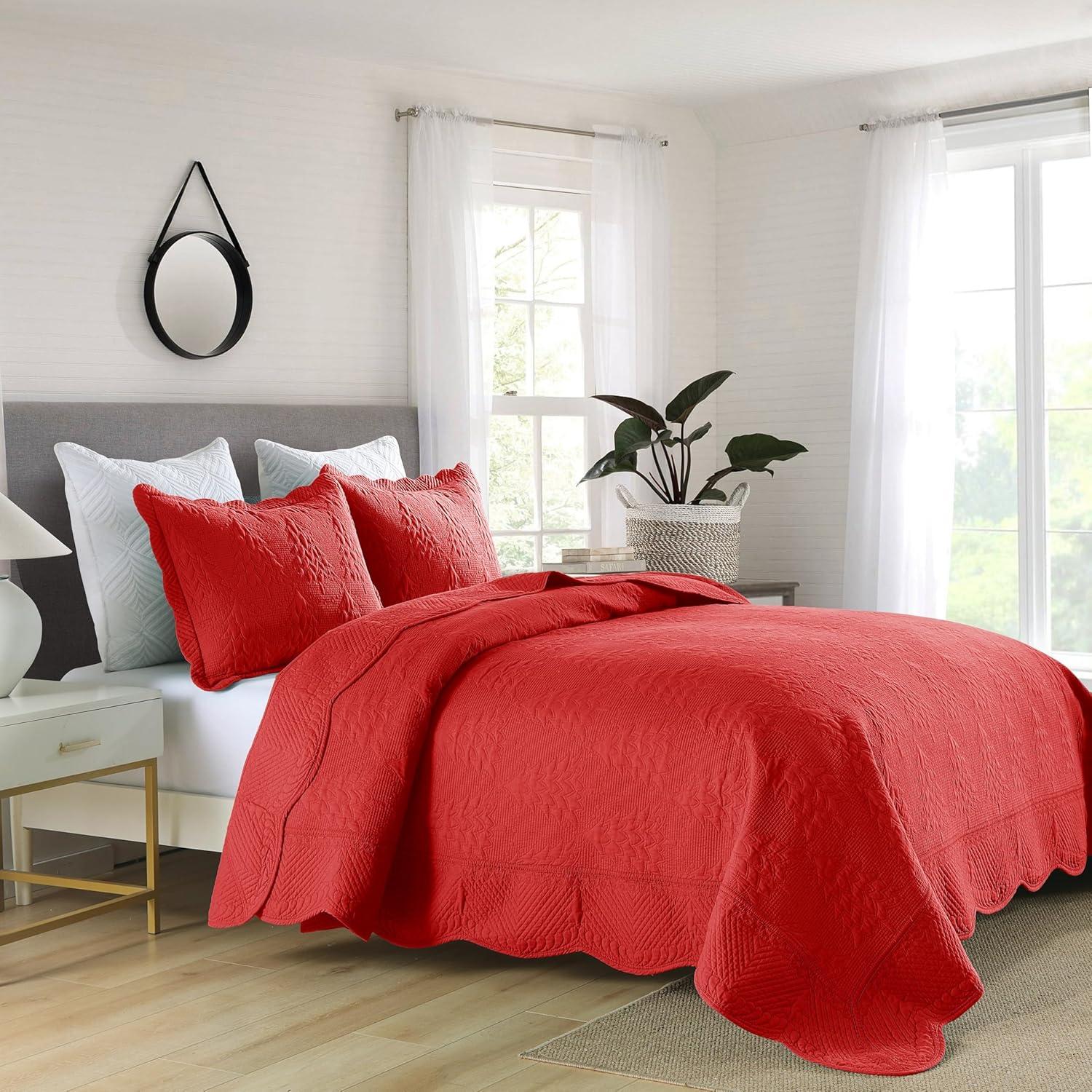 MarCielo 3 Pcs Festive Christmas Quilt Bedspread Set Holiday Bedding Medallion Red