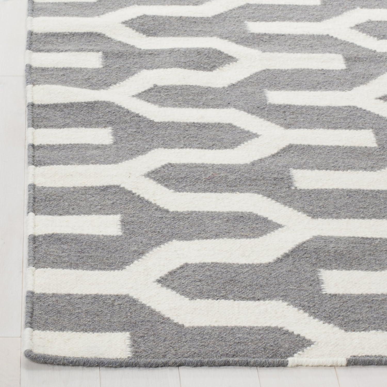 Dhurries DHU630 Hand Woven Runner Rug - Silver/Ivory - 2'6"x7' - Safavieh.