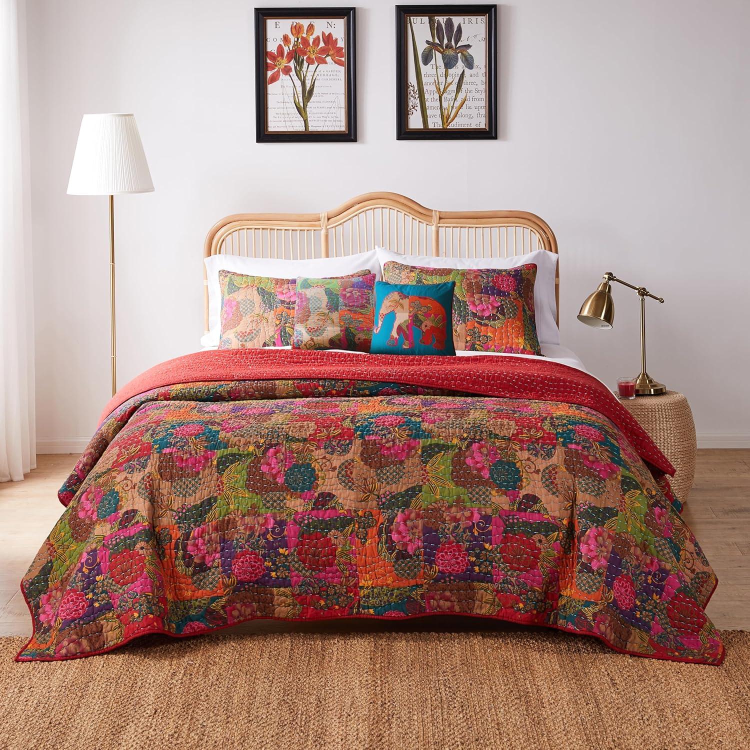 Greenland Home Fashions Jewel Boho Patchwork Print Quilt Set with Throw Pillows