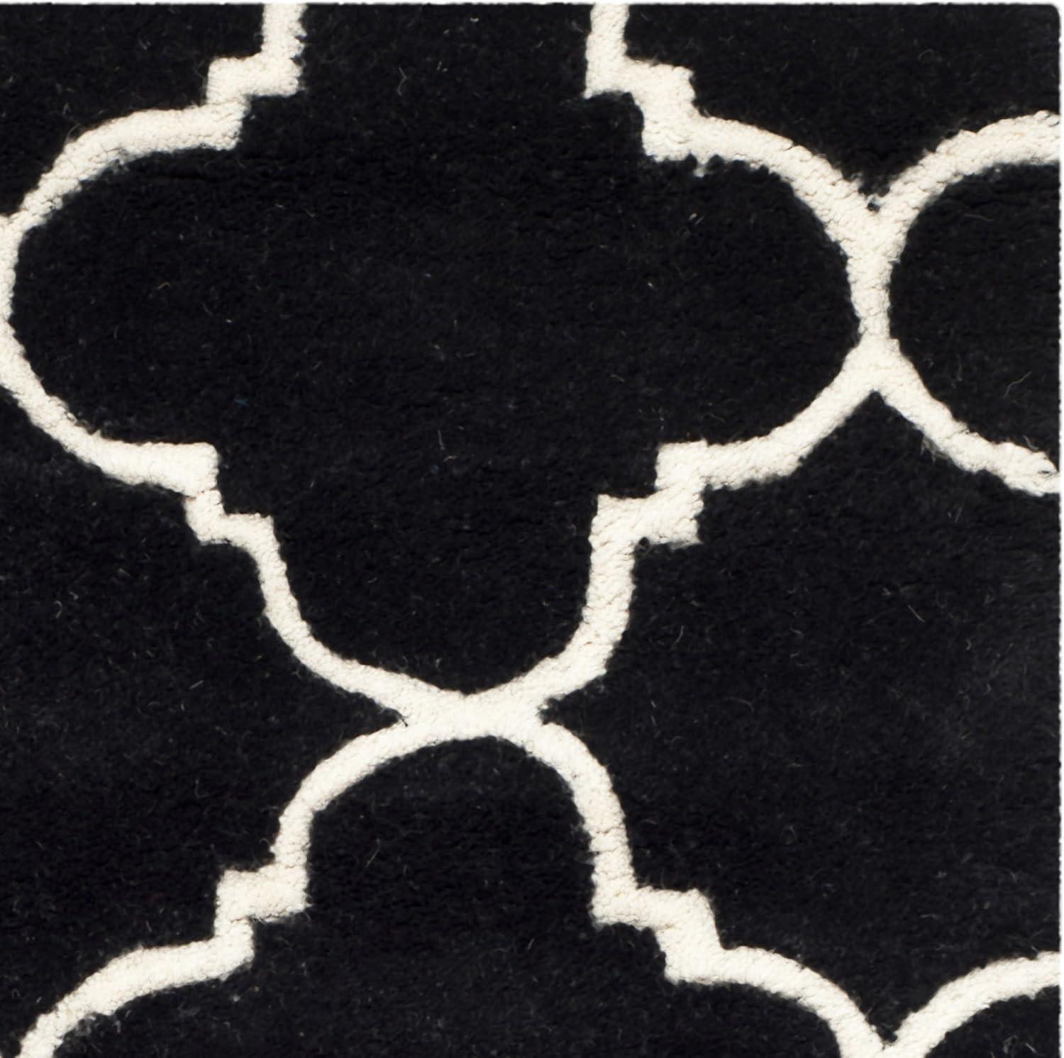 SAFAVIEH Chatham Jacob Geometric Quatrefoil Wool Area Rug, Black/Ivory, 2' x 3'