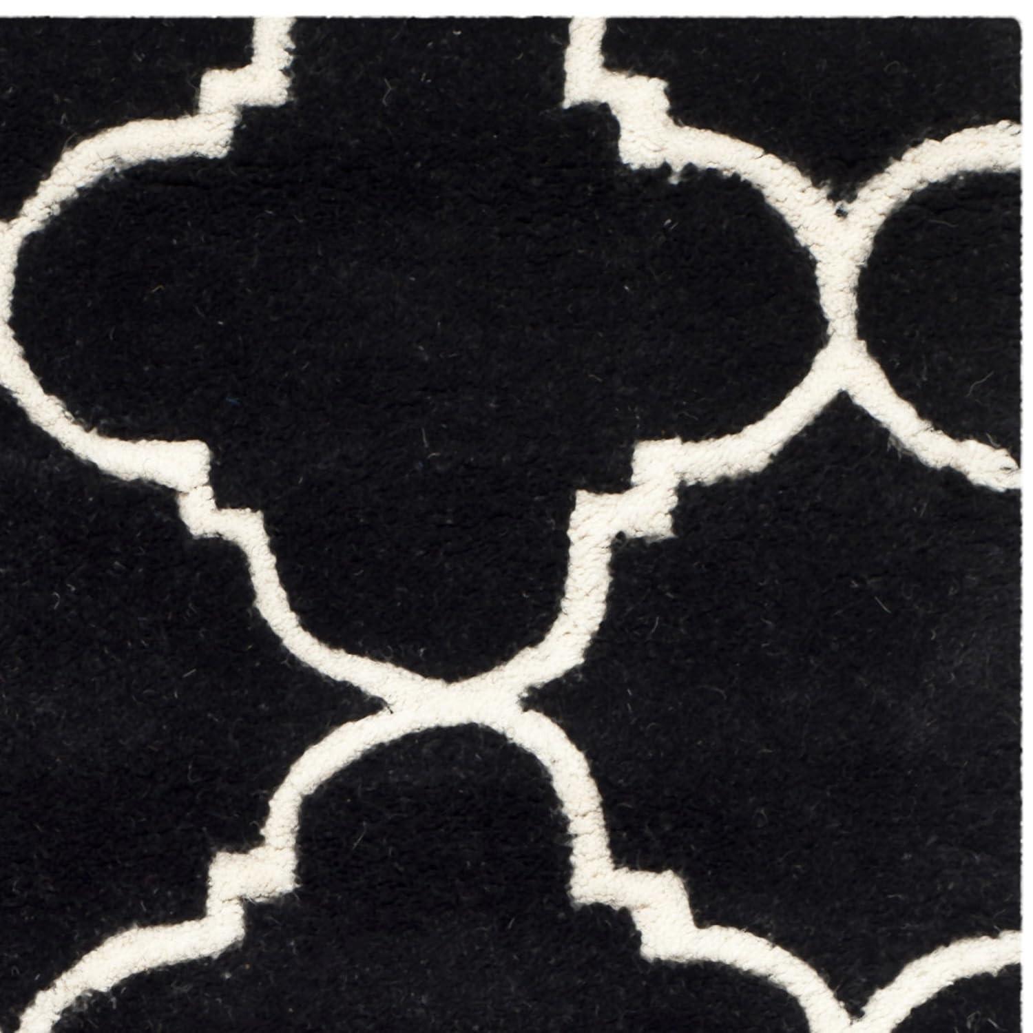 SAFAVIEH Chatham Jacob Geometric Quatrefoil Wool Area Rug, Black/Ivory, 2' x 3'