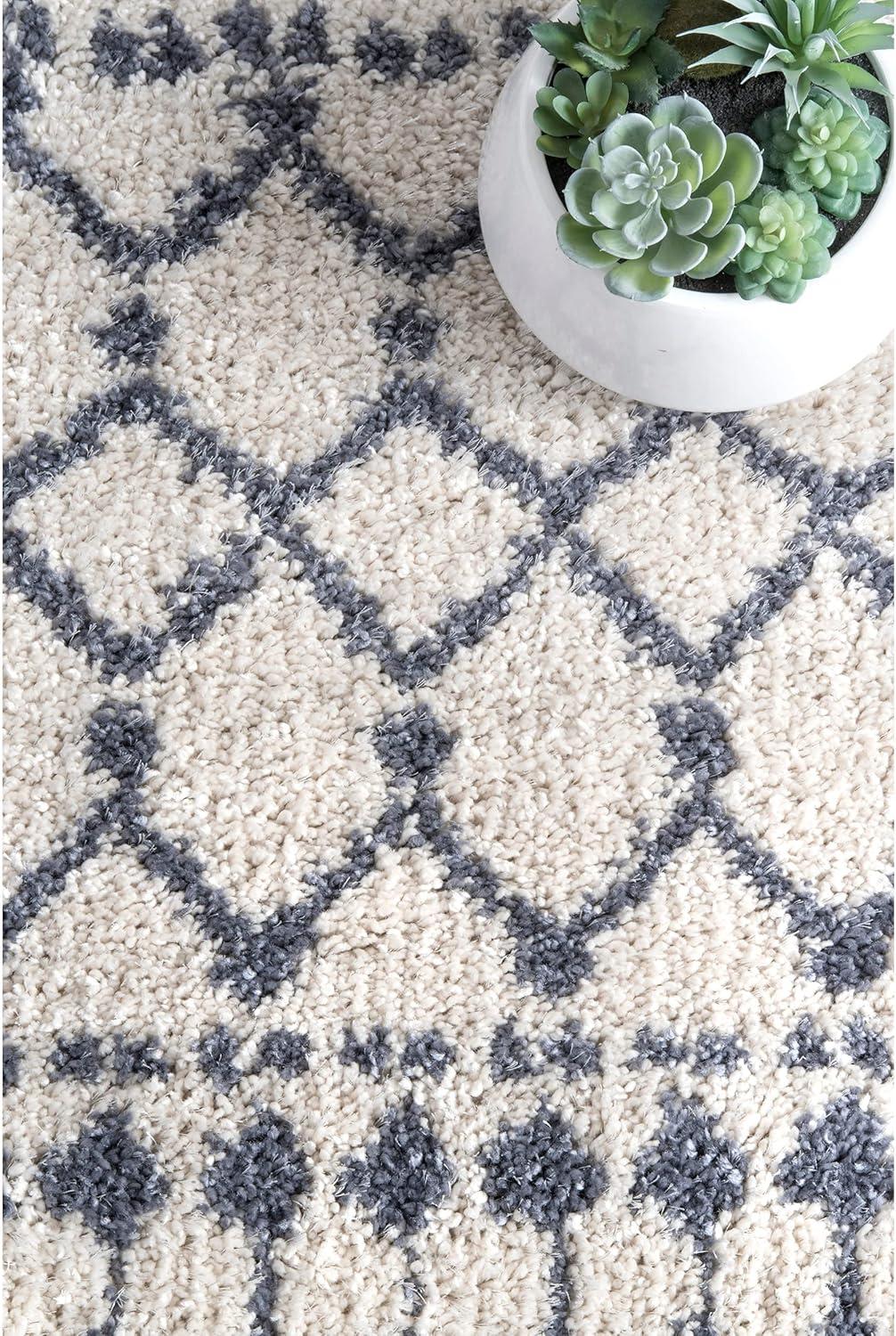 Beige Oval Trellis Shag 4' x 6' Synthetic Rug