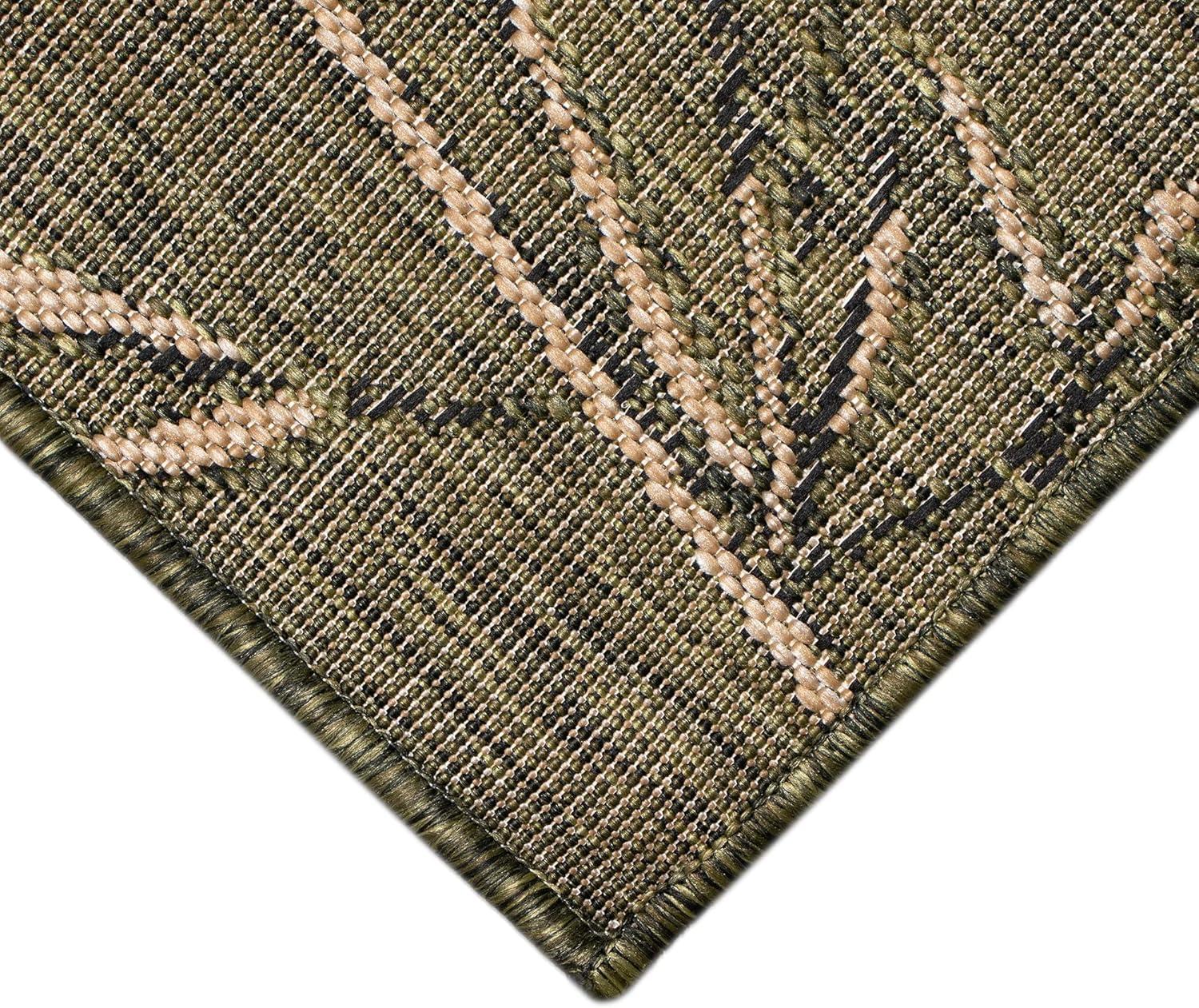 Liora Manne Carmel Bamboo Border Indoor/Outdoor Rug Green 4'10" x 7'6"