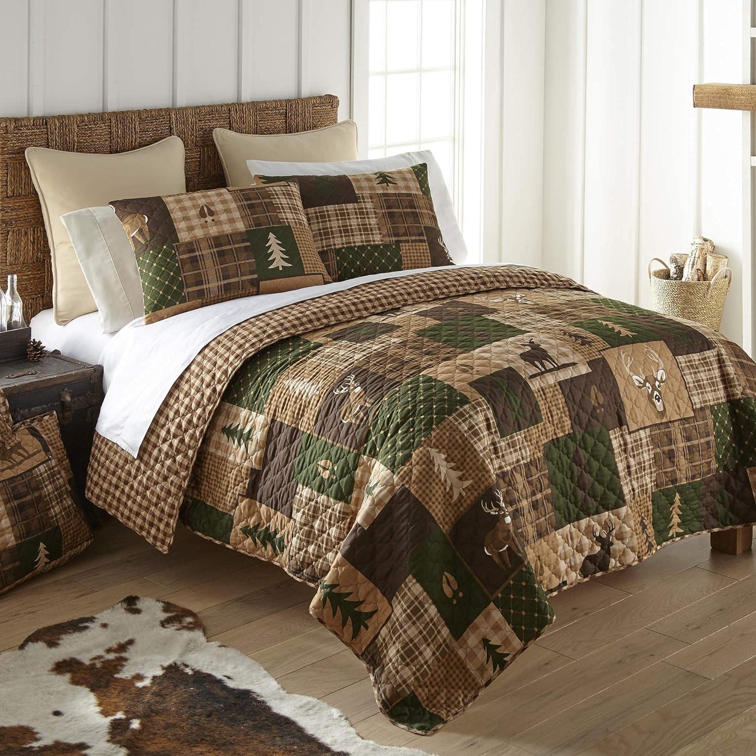 Green Forest Lodge-Themed Reversible Microfiber Quilt Set with Shams