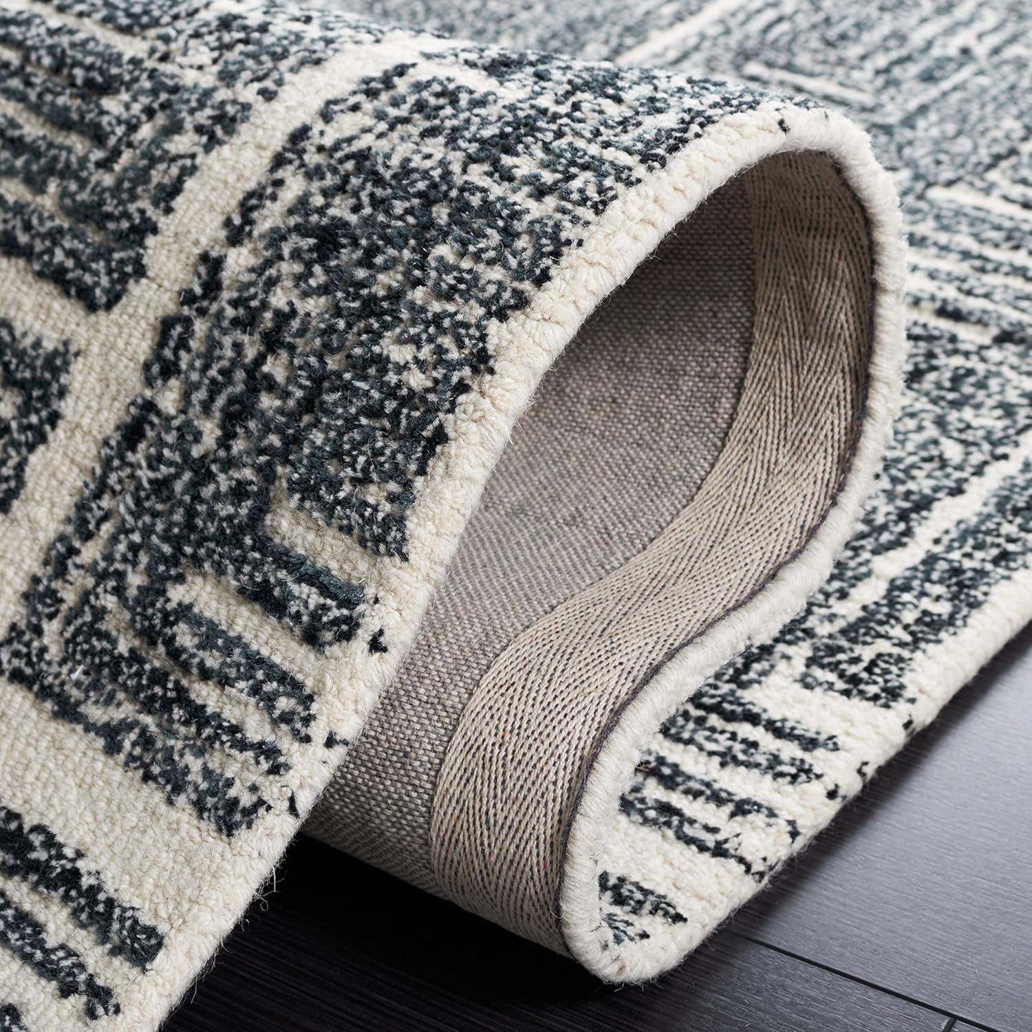 Metro MET177 Hand Tufted Indoor Area Rug - Black/Ivory - 4'x6' - Safavieh