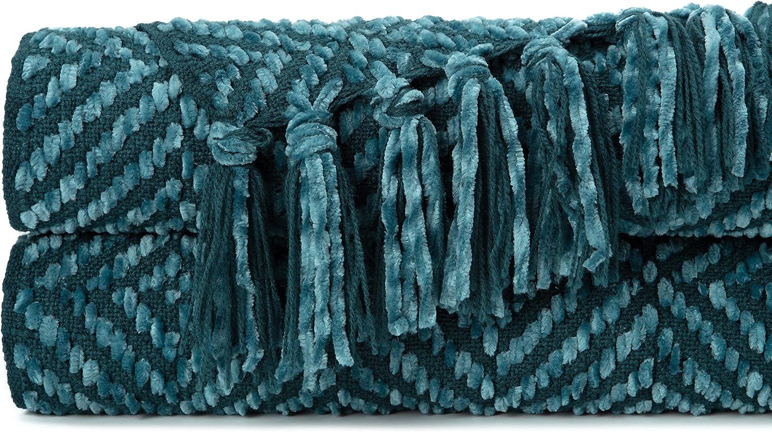 Chanasya Chenille Knit Diamond Textured Decorative Throw Blanket with Tassels