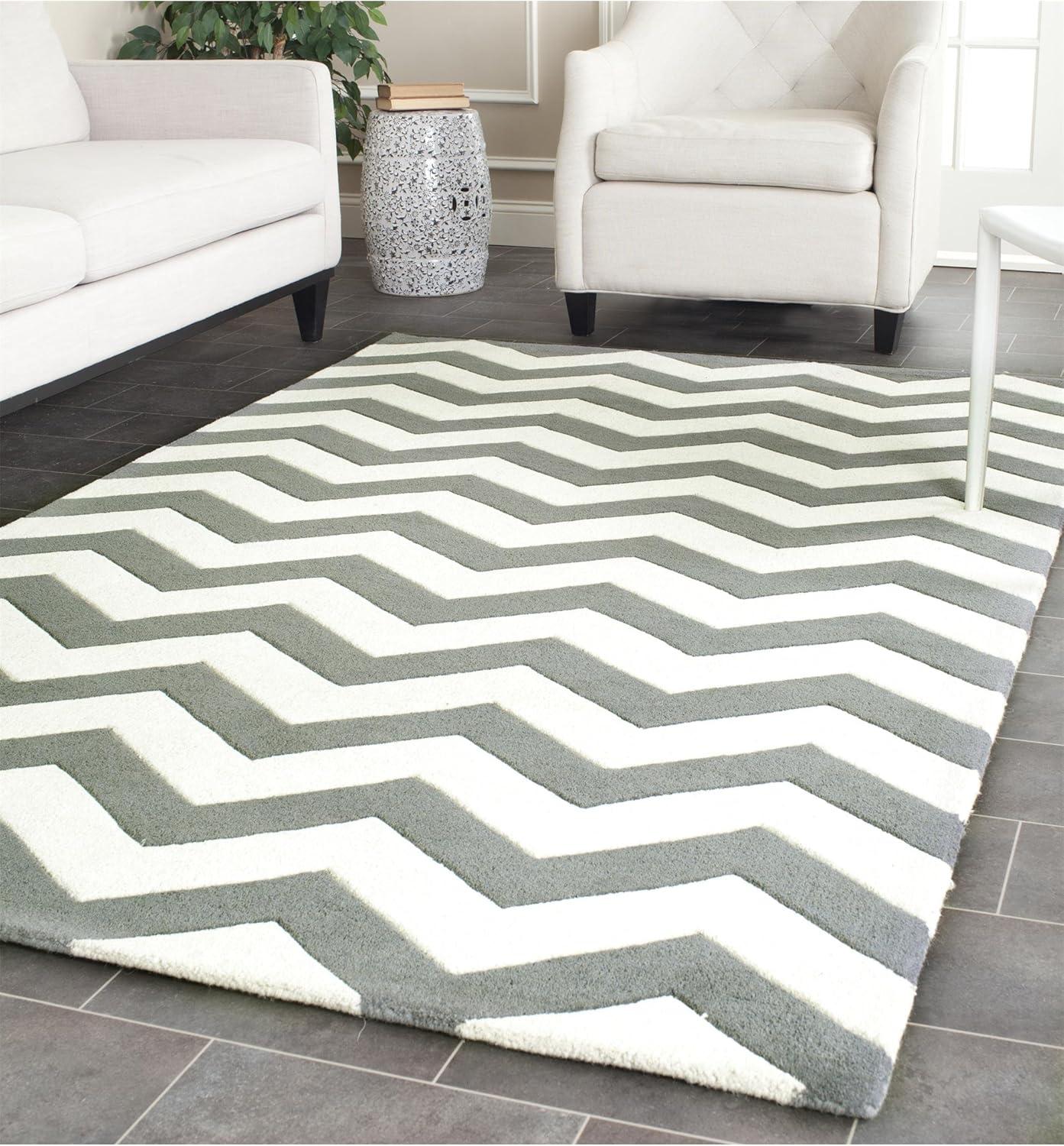 Handmade Gray Chevron Wool 6' x 9' Area Rug