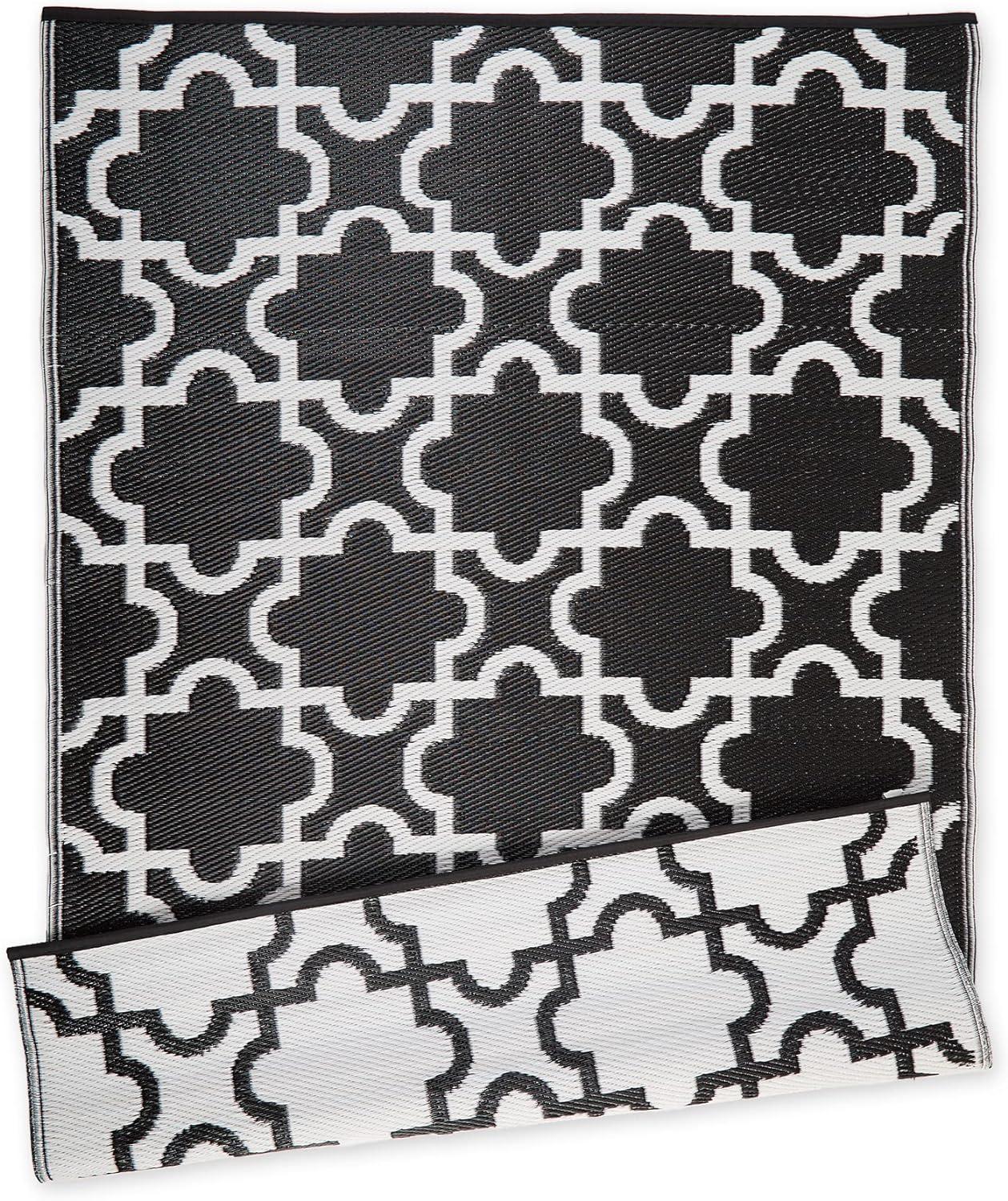 Reversible Diamond Tufted Easy-Care Black Synthetic Rug, 4' x 6'