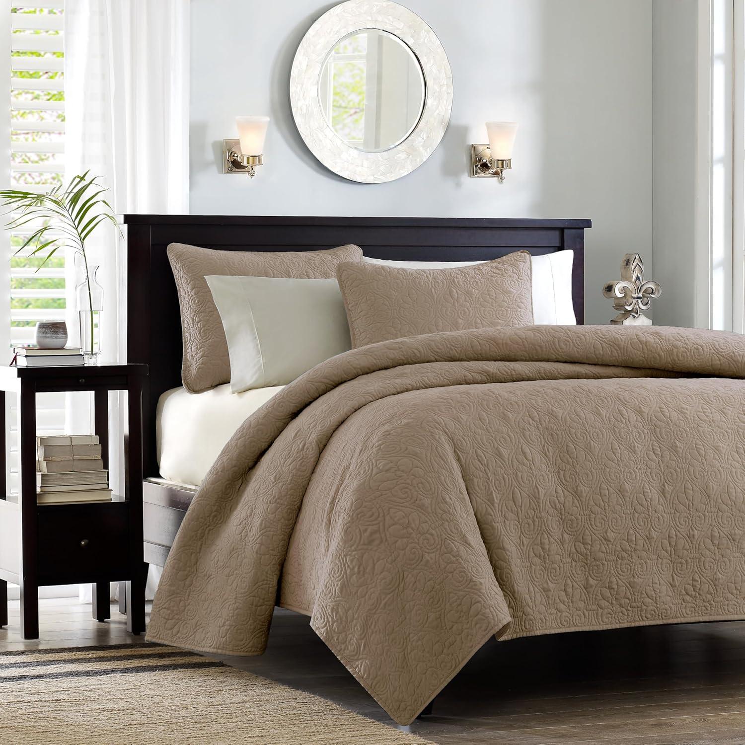 Madison Park Quebec Reversible Quilt Set