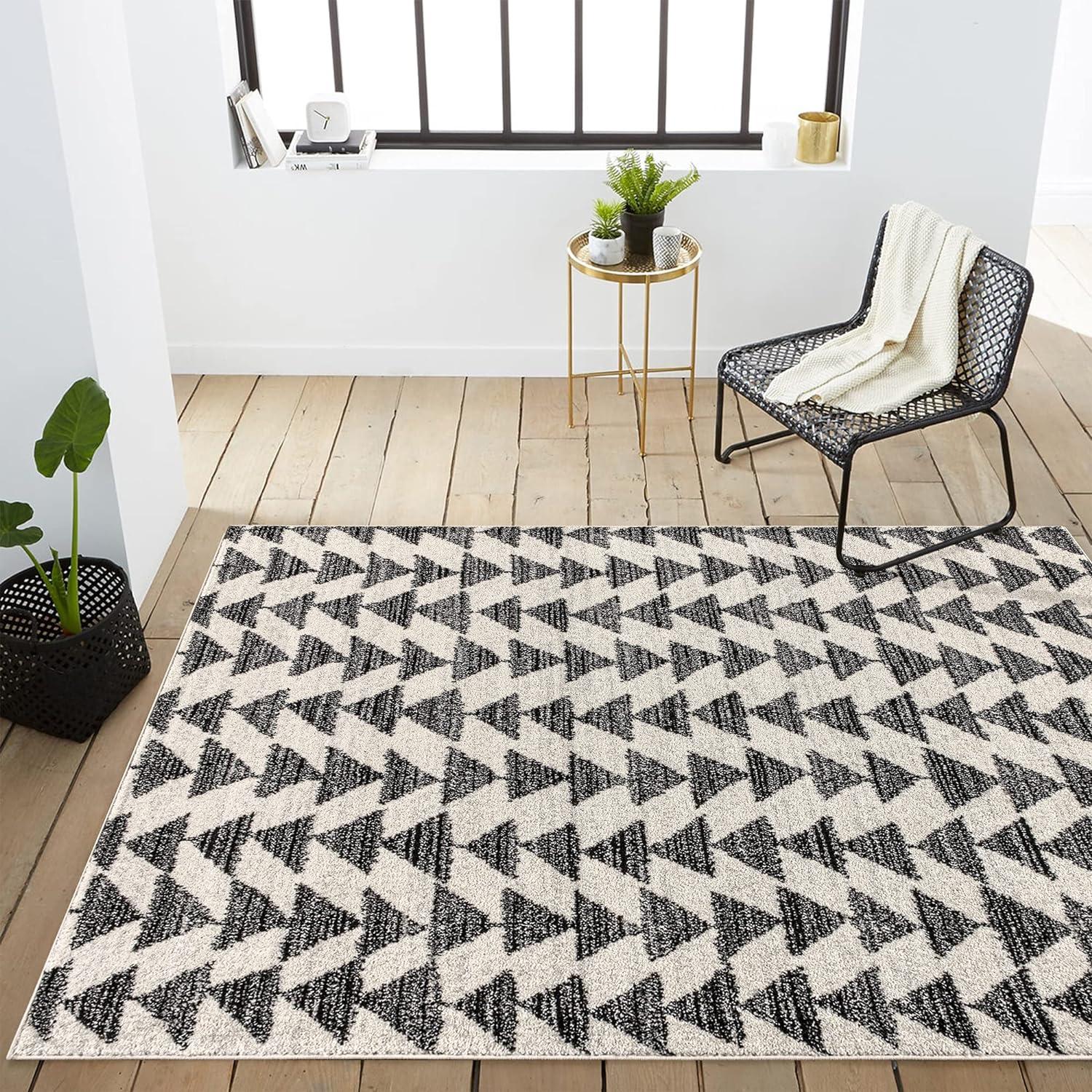 Aisha Moroccan Triangle Geometric Indoor Area Rug - JONATHAN Y