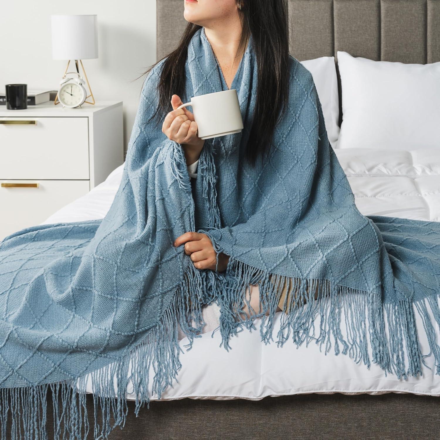 Pavilia Throw Blanket
