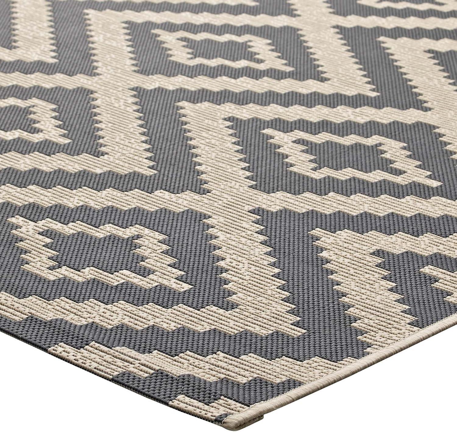 Elegant Geometric Diamond Trellis 5x8 Gray Synthetic Area Rug