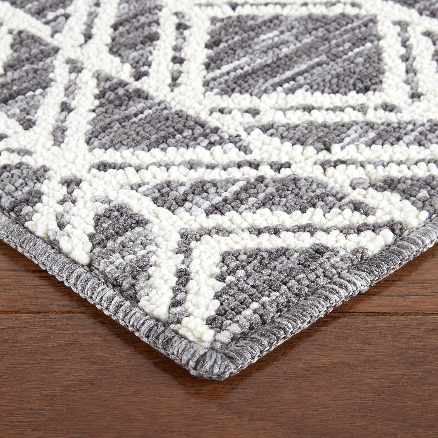 Town & Country Living TOWN & COUNTRY EVERYDAY Walker Modern Diamond Everwash Non-Slip Backing Kitchen Mat