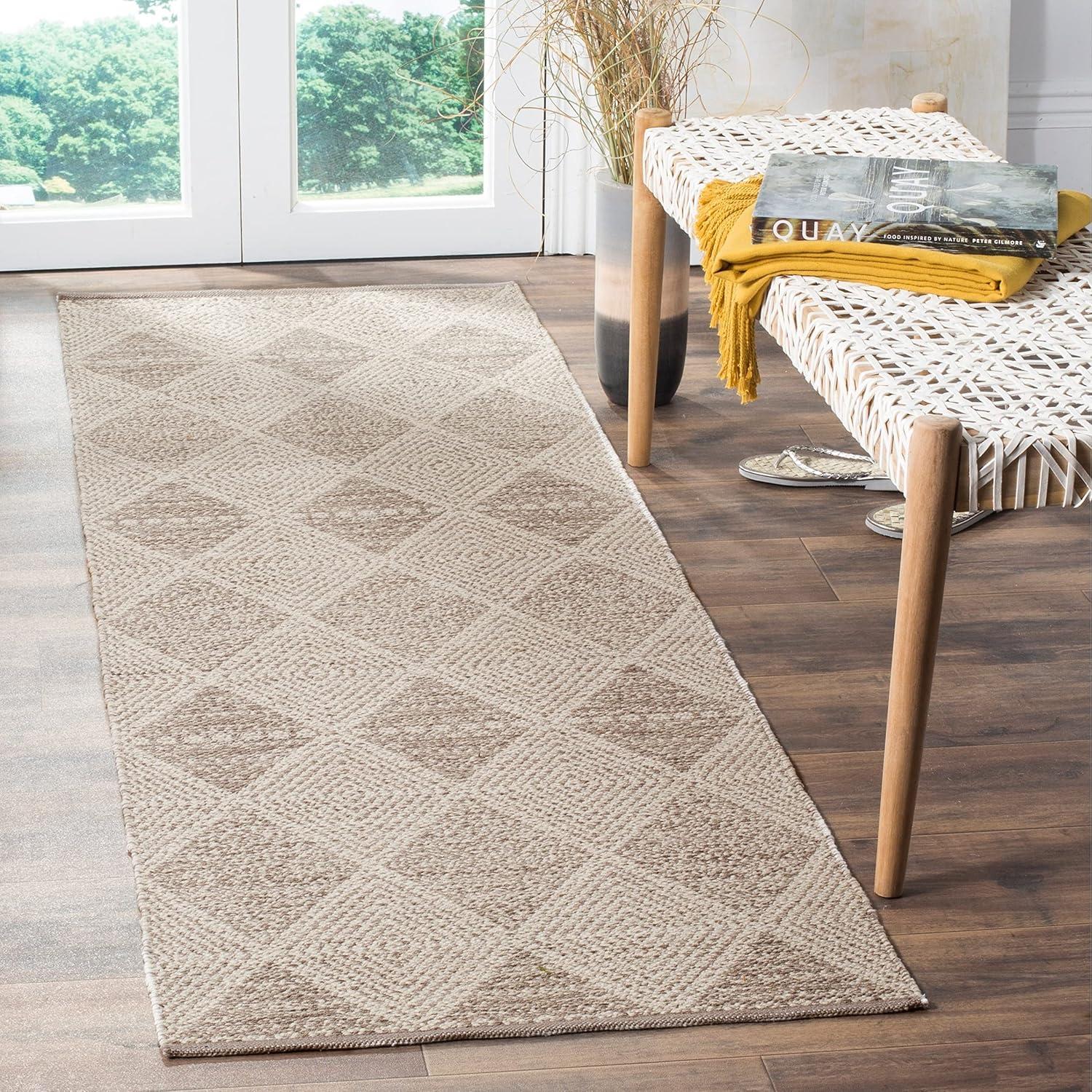 Montauk MTK822 Hand Woven Indoor Accent Rug - Beige - 2'3"x5' - Safavieh.