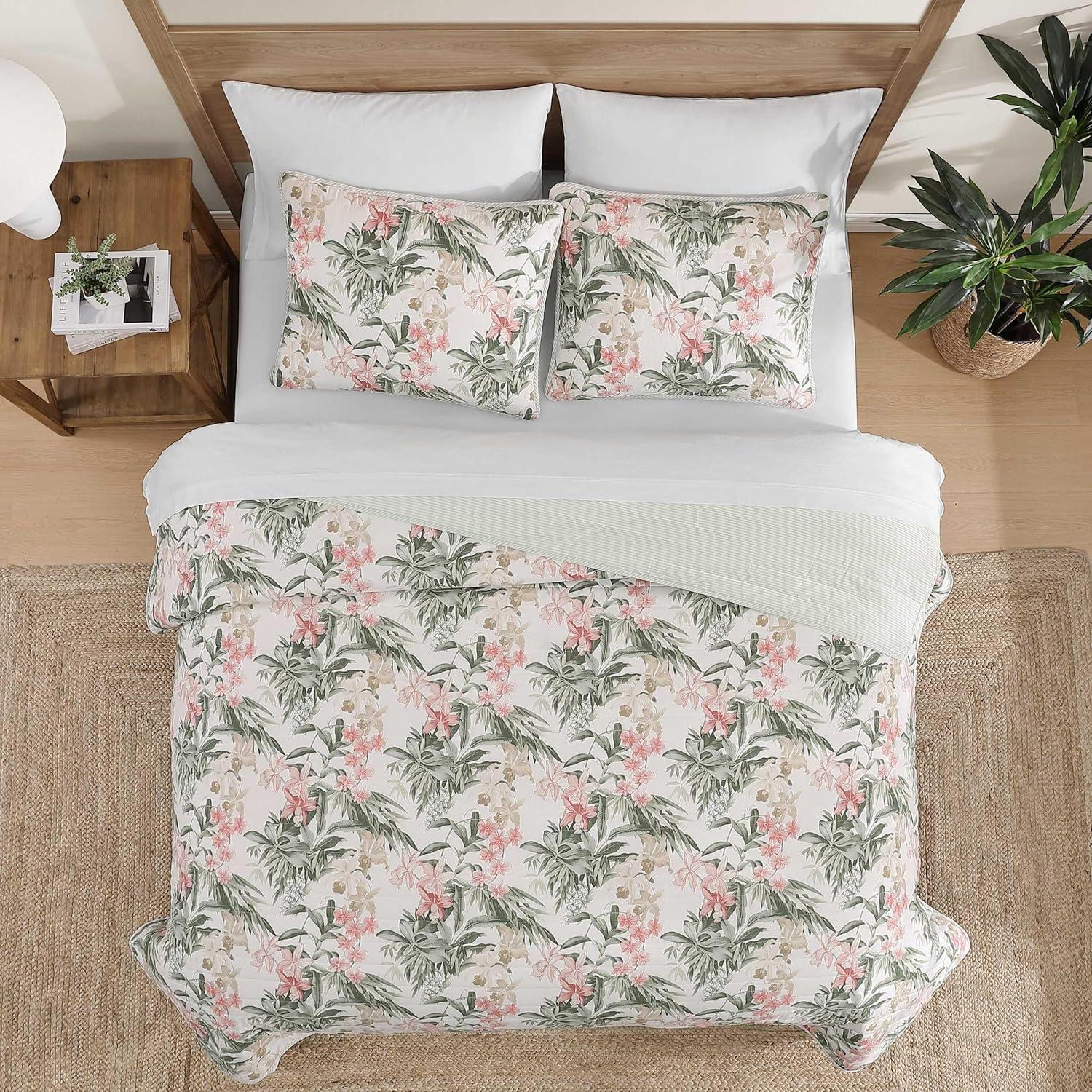 Tommy Bahama - Full/Queen Quilt Set, Super Soft Bedding with Matching Shams, Botanical Home Essentials Bahama Fronds Beige, Full/Queen