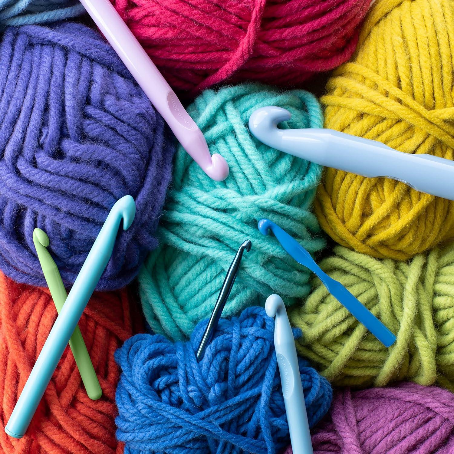 Boye 0.68" Plastic Crochet Hooks, Assorted (2 Pieces)