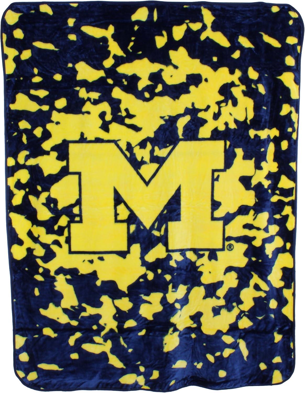 Michigan Wolverines Navy and Yellow Knitted Throw Blanket