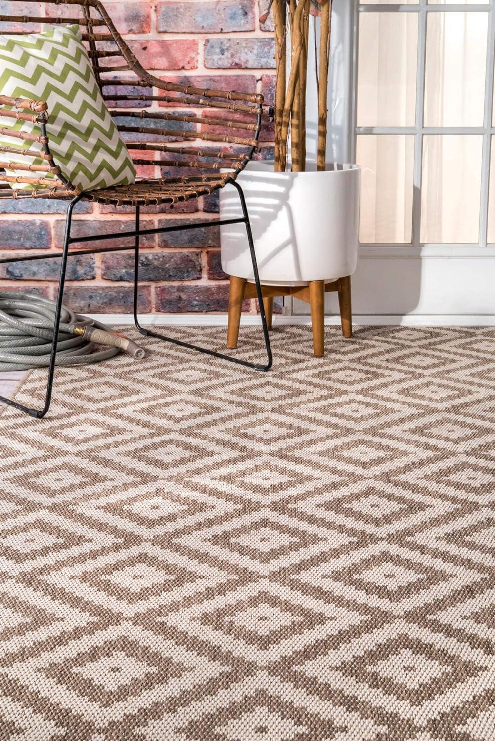 Nuloom Marybelle Diamond Trellis Indoor/Outdoor Patio Area Rug