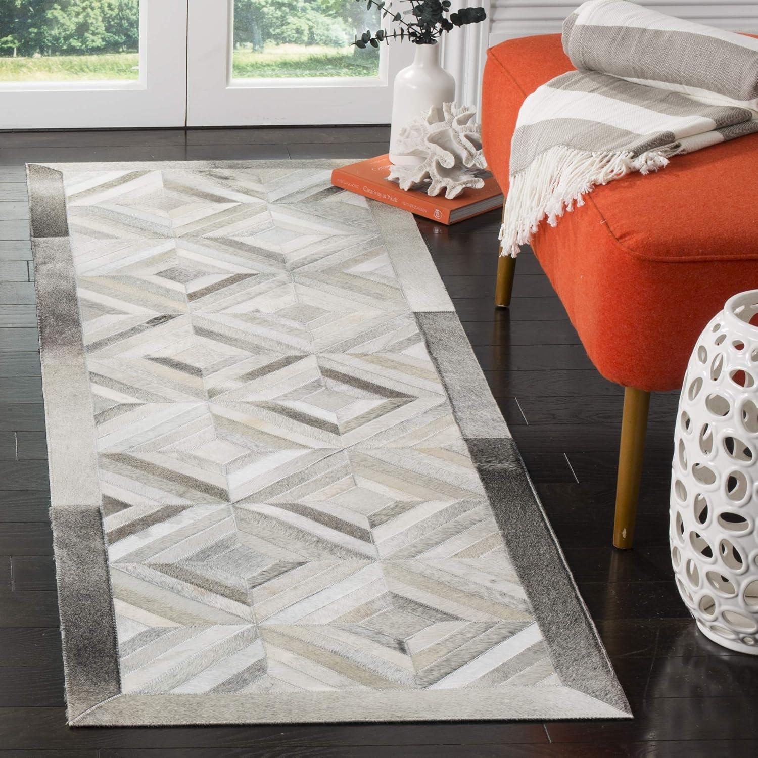 Handmade Gray Geometric Cowhide Area Rug, 3' x 5'