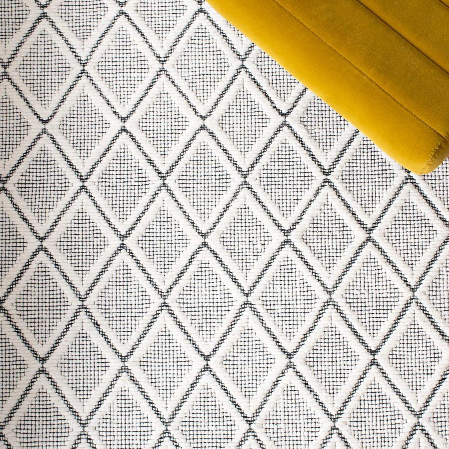 Marbella MRB321 Hand Woven Indoor Runner Rug - Ivory/Black - 2'3"x9' - Safavieh