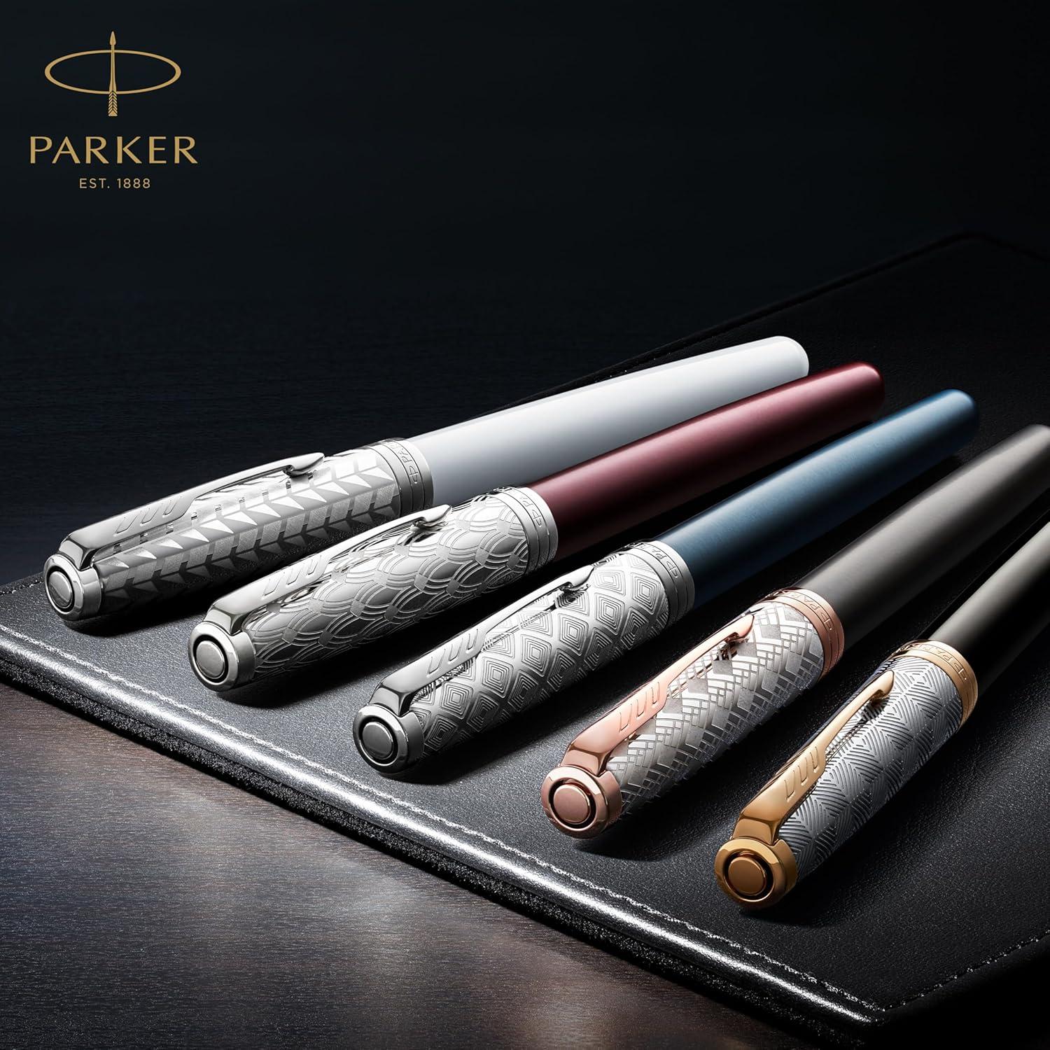 Parker Sonnet Black Lacquer GT Fountain Pen - Medium