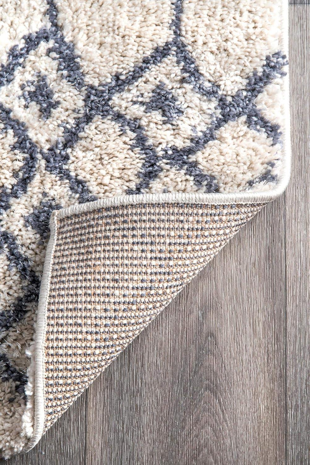 Beige Oval Trellis Shag 4' x 6' Synthetic Rug