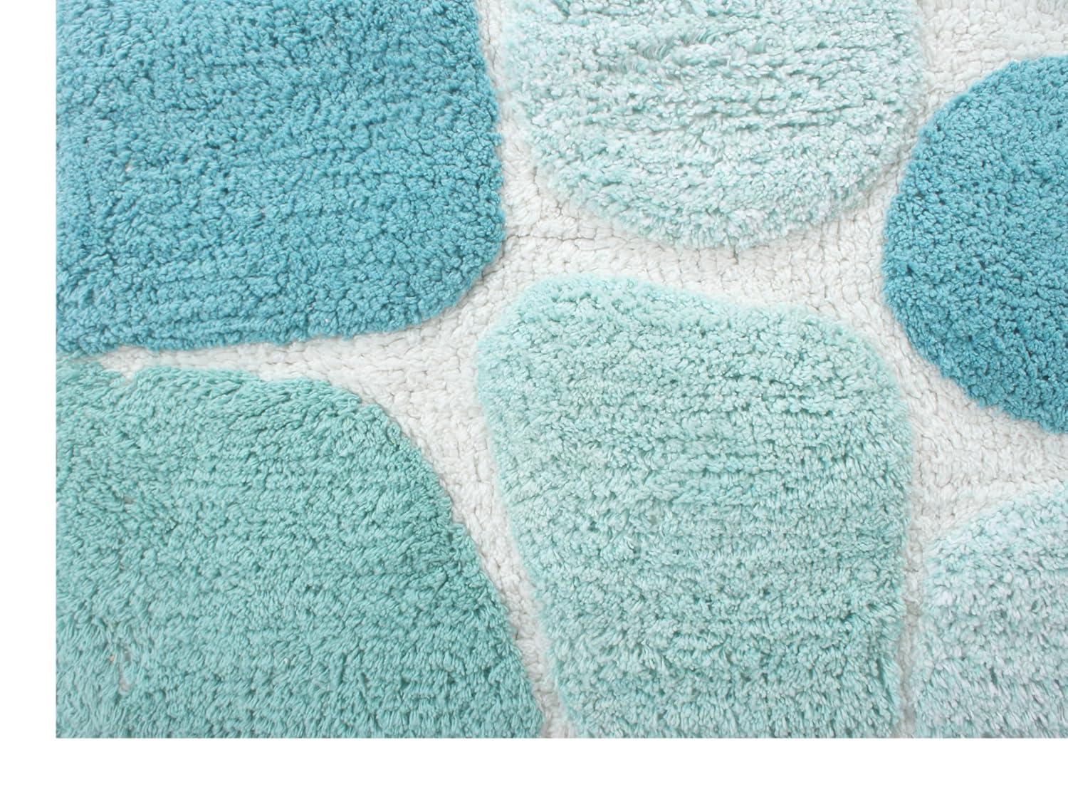 Chesapeake Pebbles 2 pc Arctic Blue Bath Rug Set (20"x32" & 20"x32")
