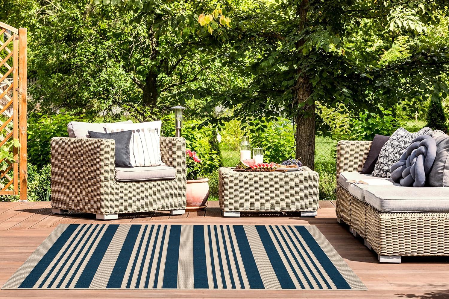 Courtyard CY6062 Power Loomed Indoor/Outdoor Area Rug - Navy/Beige - 6'7"x9'6" - Safavieh.