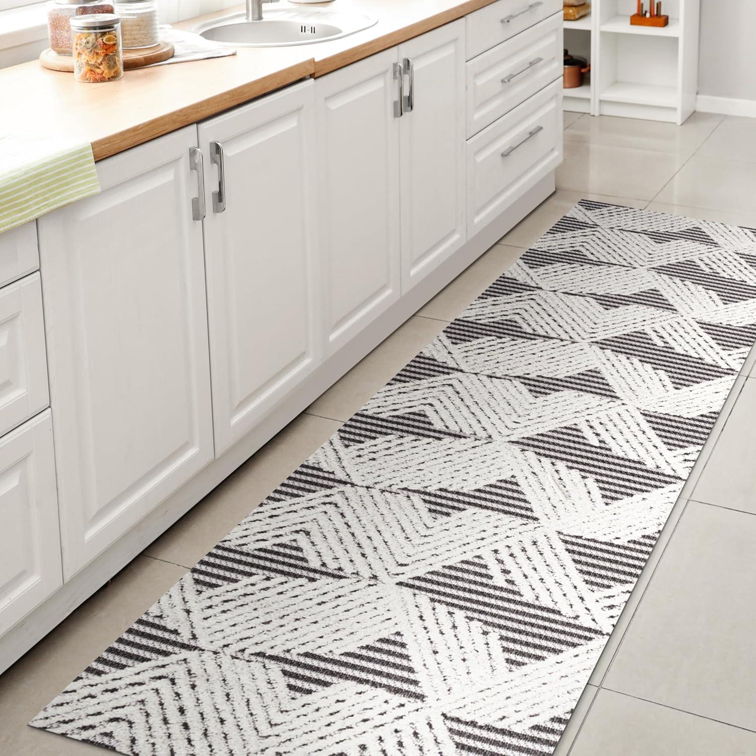 2'x8' Jazz High-Low Pile Art Deco Geometric Indoor/Outdoor Runner Rug, Black/Ivory - JONATHAN Y